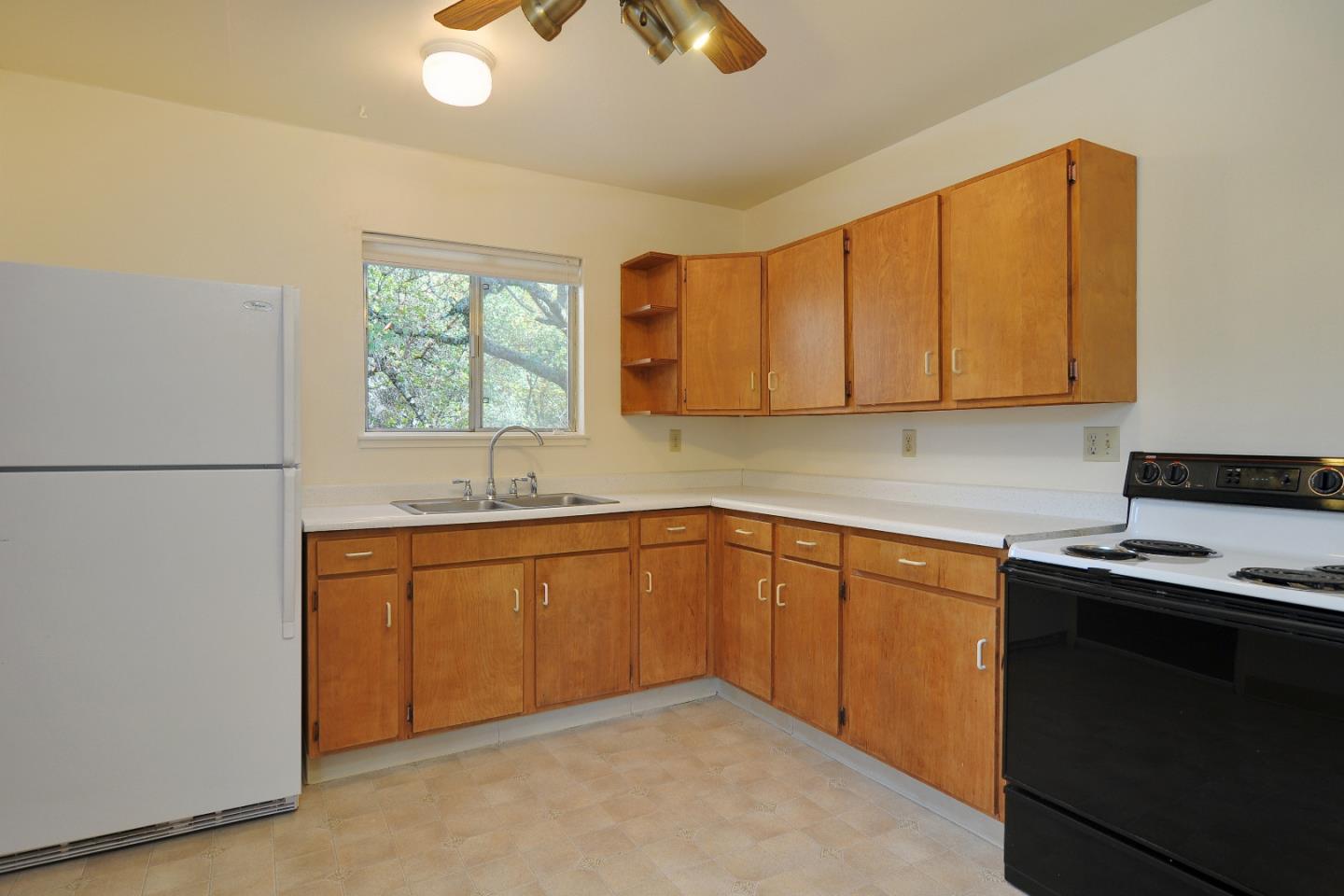 21690 Summit Road Los Gatos, CA 95033 - Photo 8 of 17 Gallery Image 8