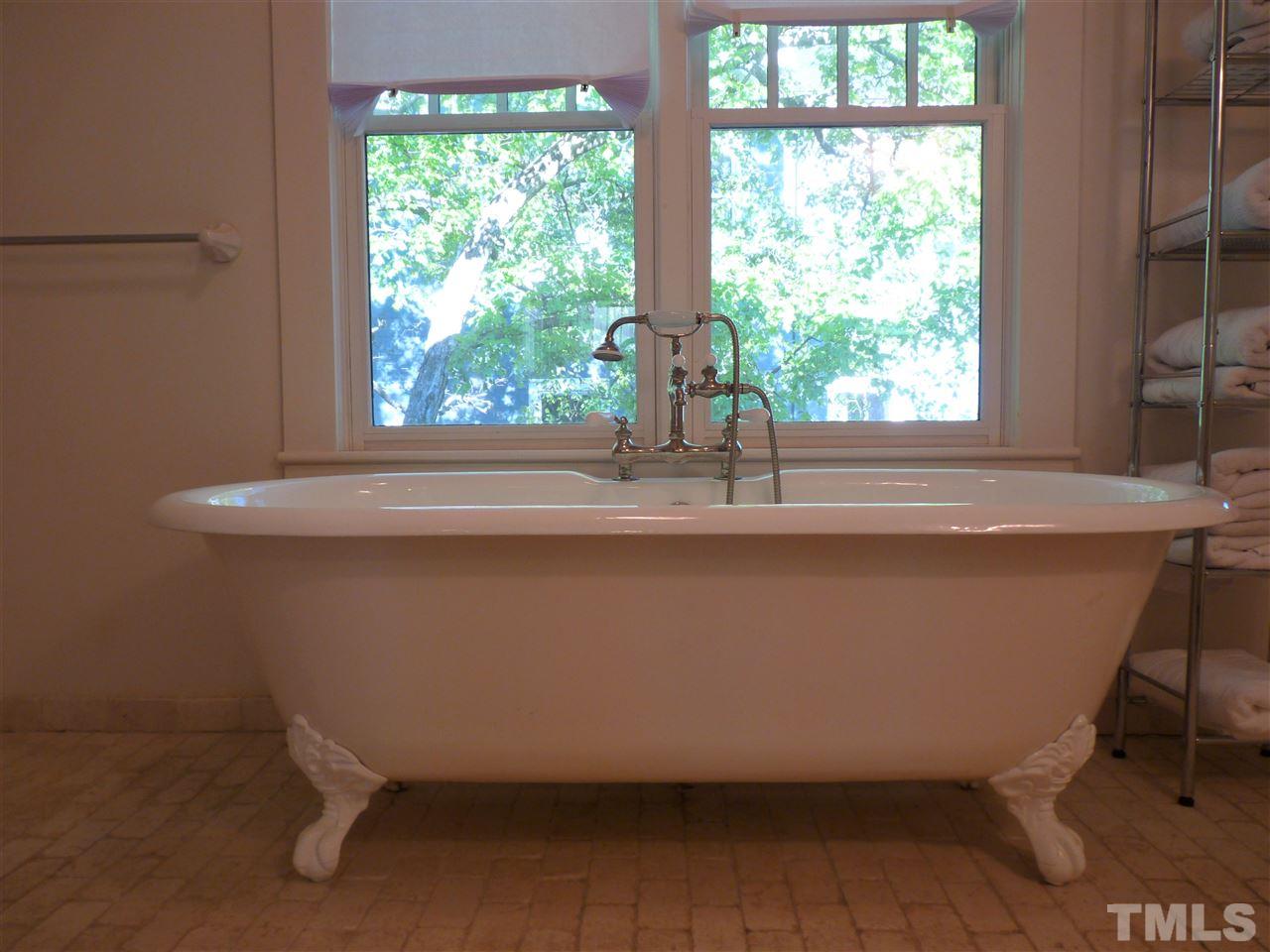 807 West South Street Raleigh, NC 27603 - Photo 20 of 30 Claw foot tub!