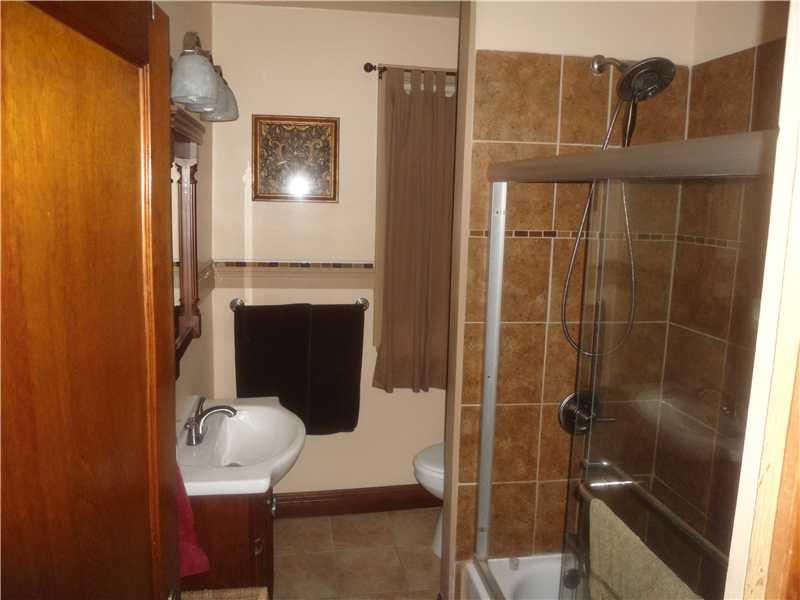 443 Phillips Avenue McKees Rocks, PA 15136 - Photo 9 of 15 Master Bath/Spa.