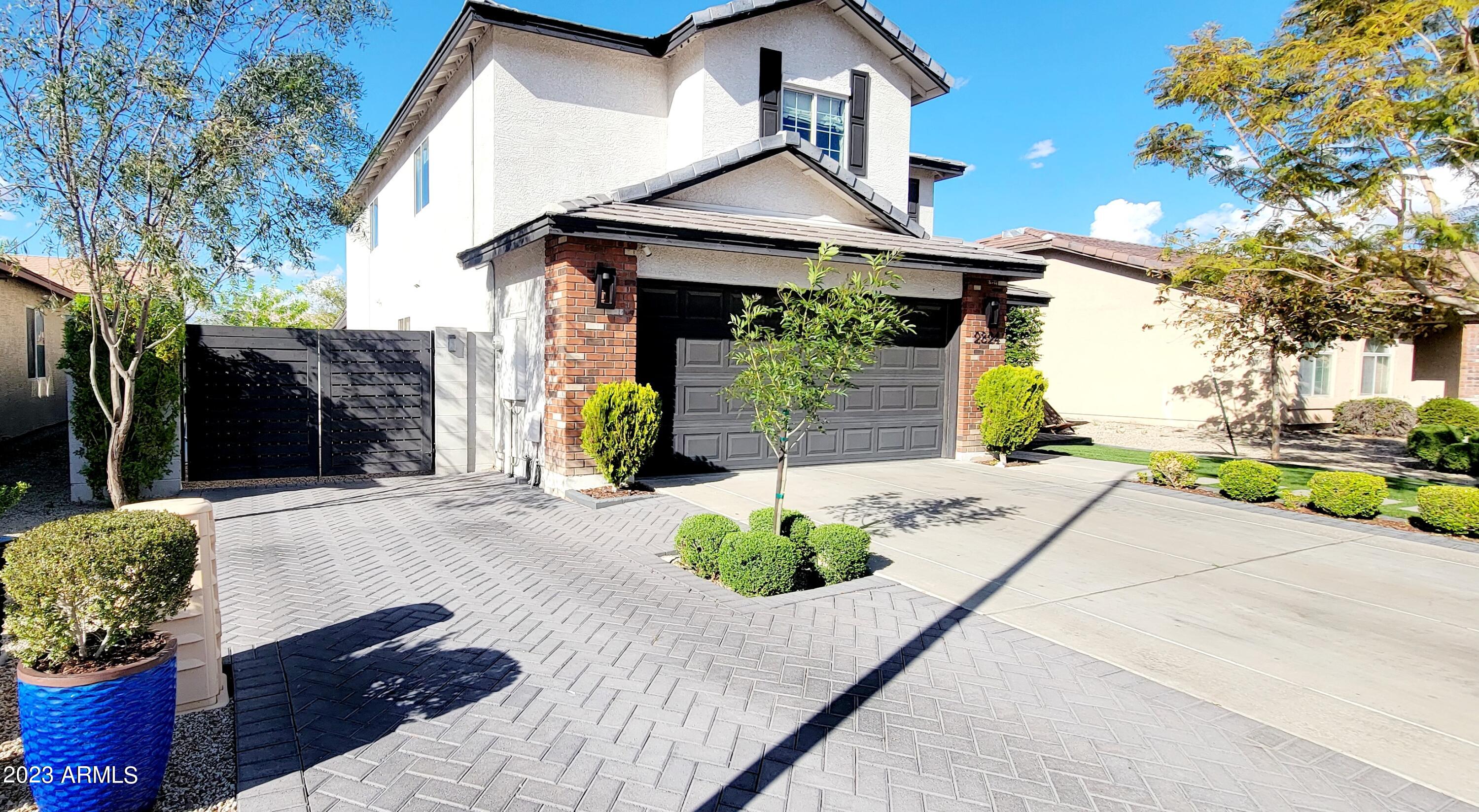 2824 West Pecan Road Phoenix, AZ 85041 - Photo 4 of 34 20230323_160548