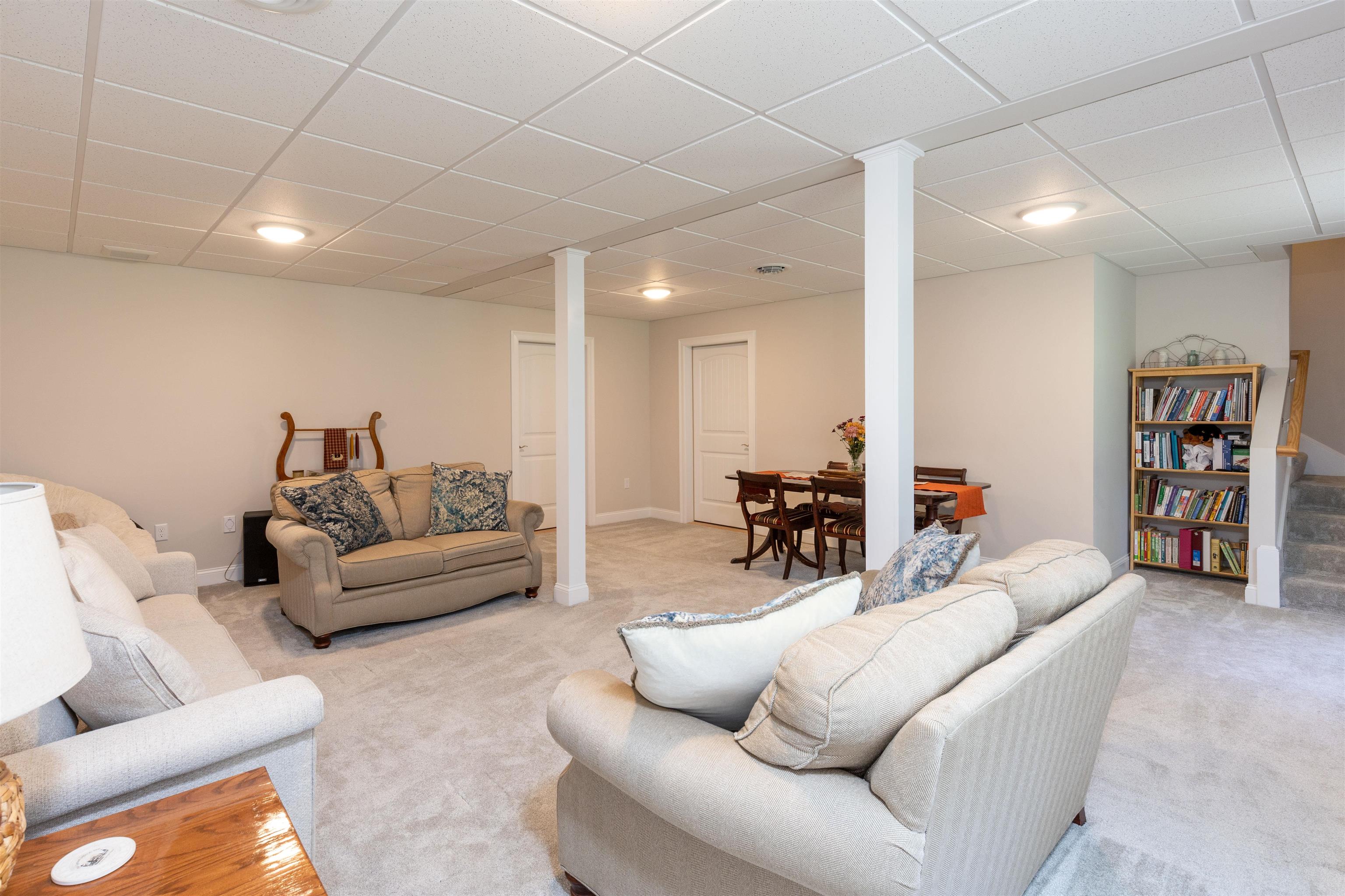 6 Pilgrim Road Londonderry, NH 03053 - Photo 28 of 37