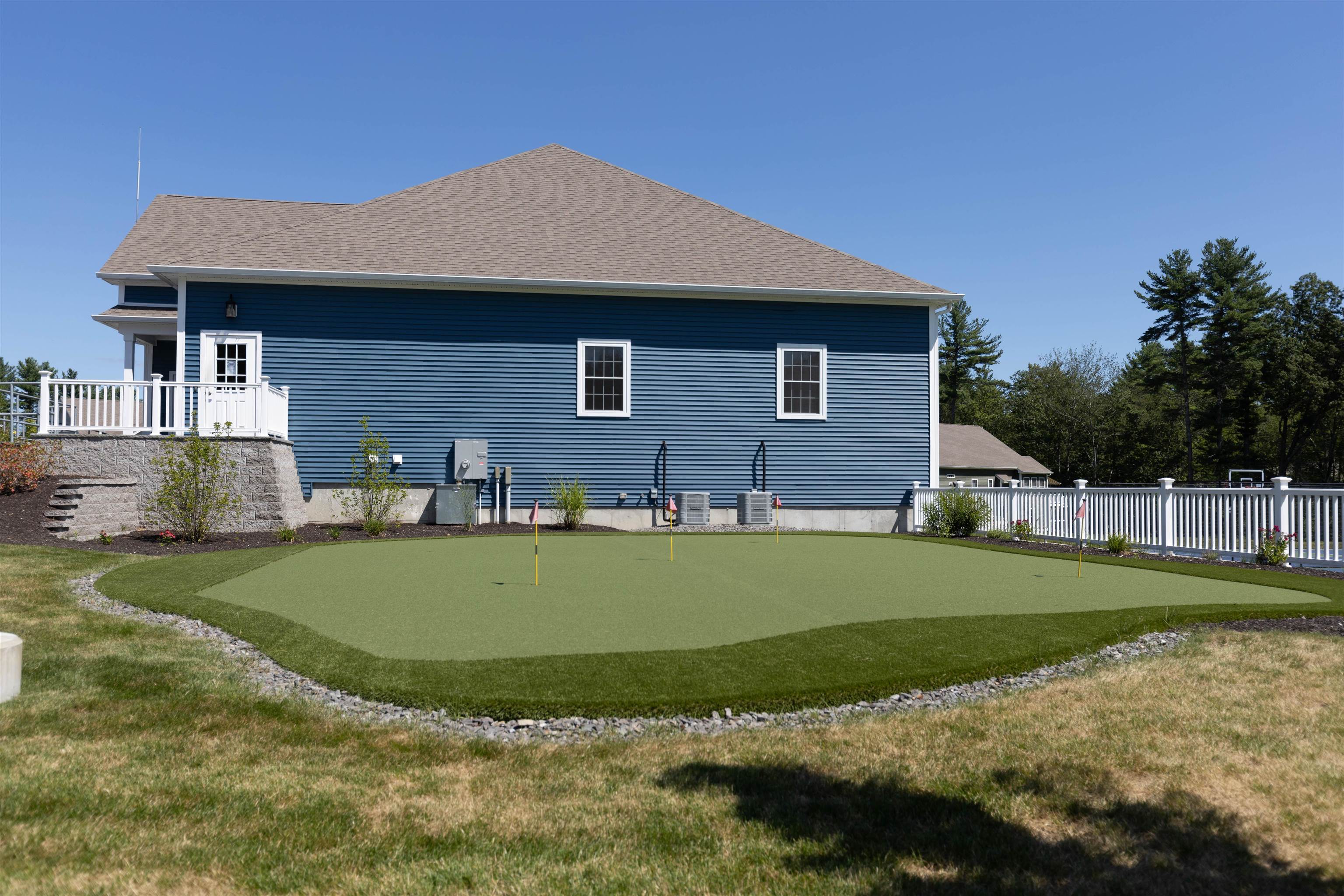 6 Pilgrim Road Londonderry, NH 03053 - Photo 29 of 37