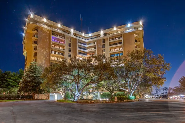 $2,300 | 6666 Brookmont Terrace, Unit 307, Nashville, TN 37205