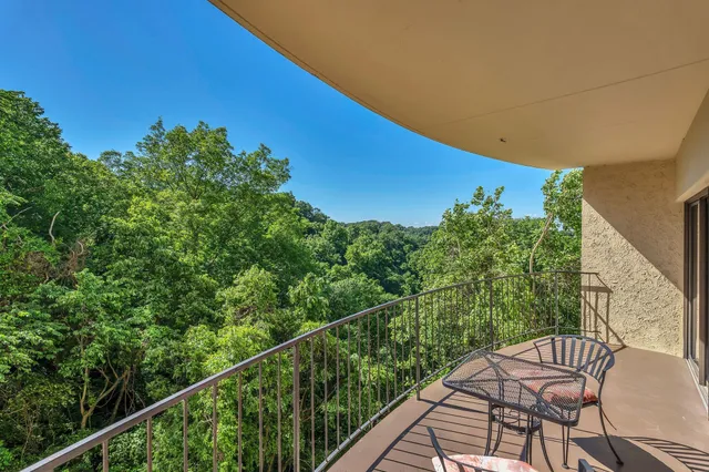 $2,300 | 6666 Brookmont Terrace, Unit 307, Nashville, TN 37205