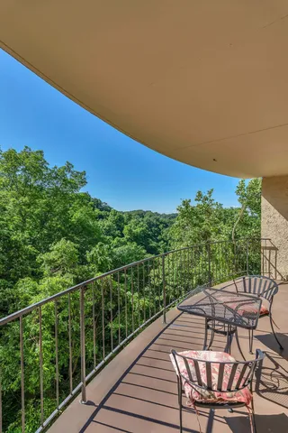 $2,300 | 6666 Brookmont Terrace, Unit 307, Nashville, TN 37205