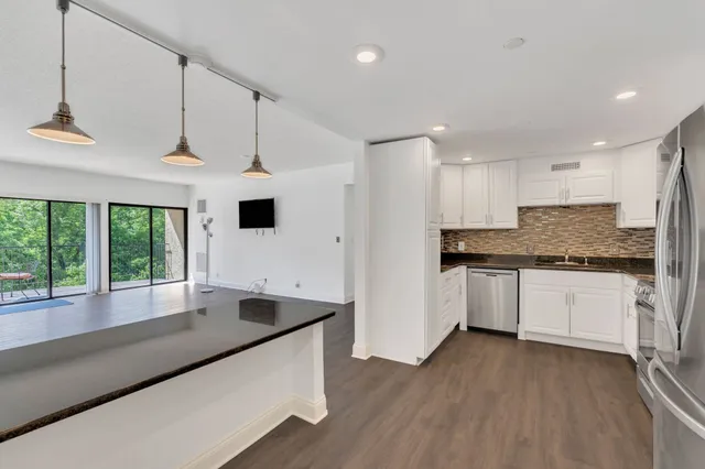 $2,300 | 6666 Brookmont Terrace, Unit 307, Nashville, TN 37205