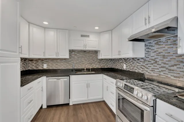 $2,300 | 6666 Brookmont Terrace, Unit 307, Nashville, TN 37205