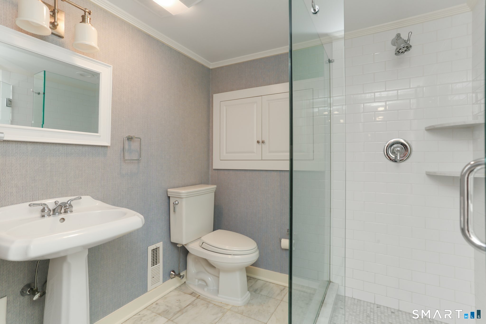 890 Silvermine Road New Canaan, CT 06840 - Photo 24 of 30 Guest room bath