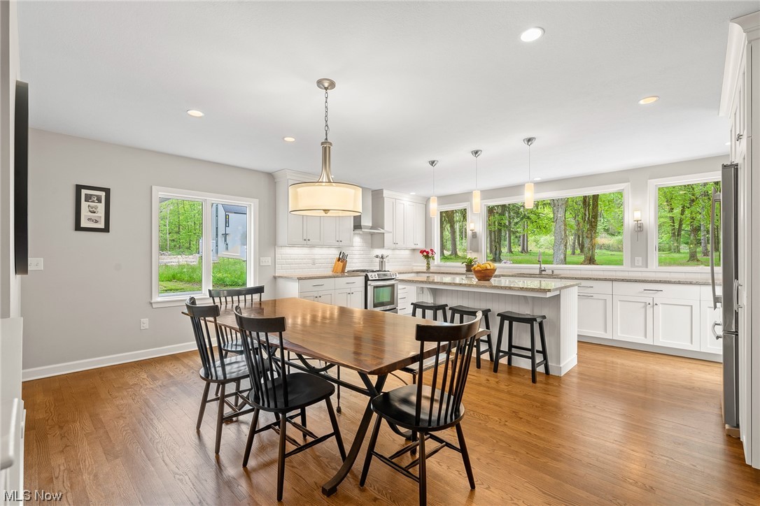 4310 Lander Road Orange, OH 44022 - Photo 7 of 33 Eat in Kitchen w/solid hardwood floors Throughout