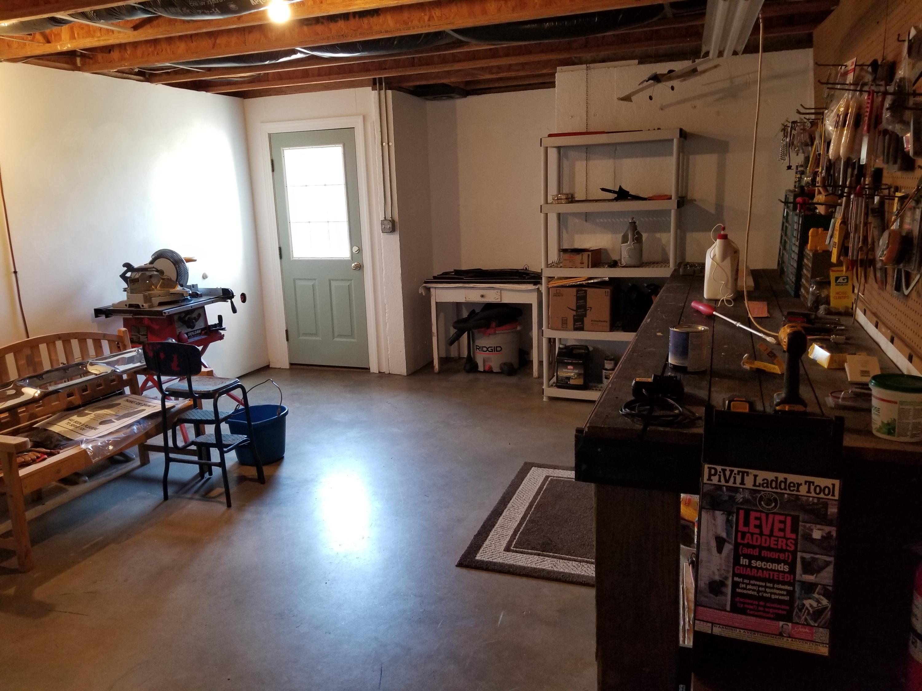 3218 Ayers Road Moneta, VA 24121 - Photo 40 of 67 Lower work room