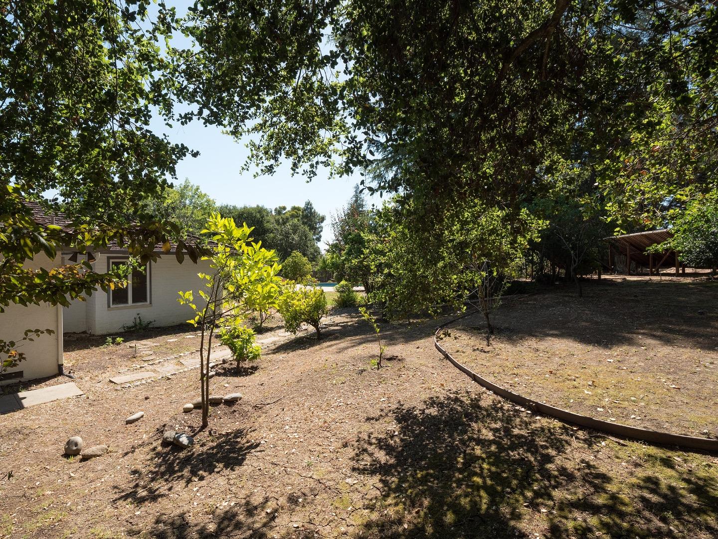 115 Harcross Road Woodside, CA 94062 - Photo 6 of 17 Gallery Image 6