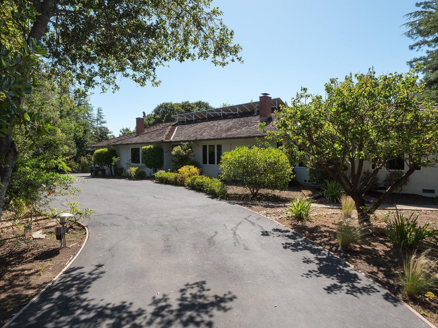 115 Harcross Road Woodside, CA 94062 - Photo 8 of 17 Gallery Image 8