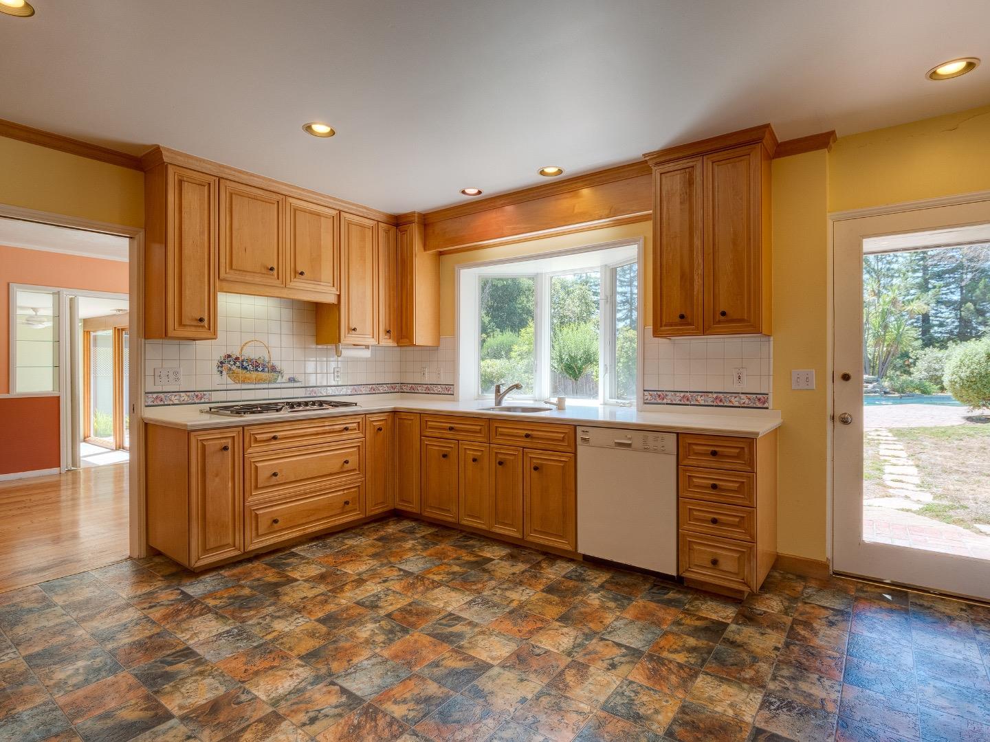 115 Harcross Road Woodside, CA 94062 - Photo 9 of 17 Gallery Image 9