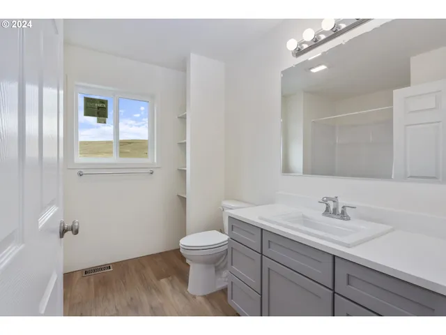 $650,000 | 1602 Centerville Highway, Centerville, WA 98613