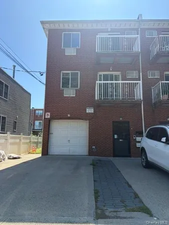 $3,450 | 71-28 66th Drive | Middle Village