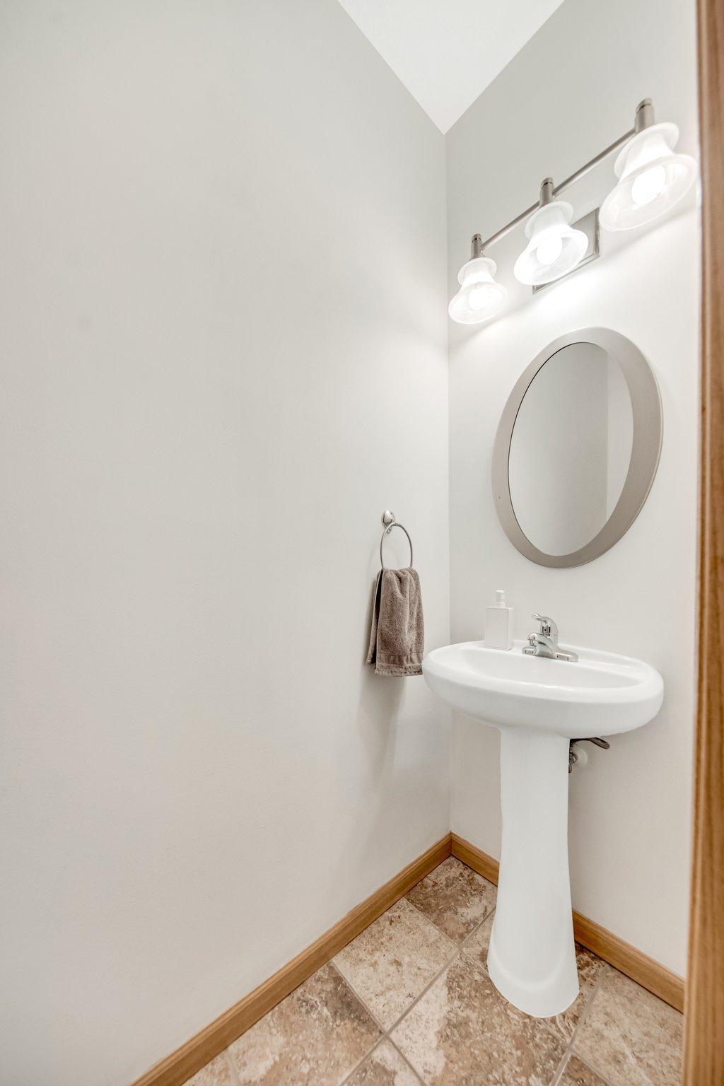 8417 Cortland Road Eden Prairie, MN 55344 - Photo 11 of 26 Gallery Image 11