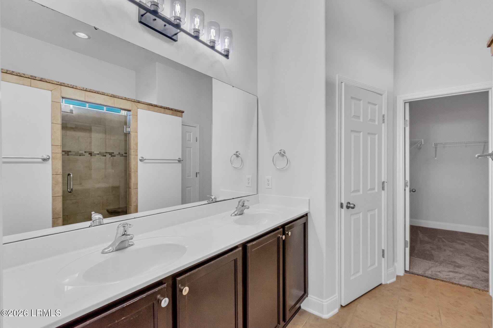192 Regiment Street Ridgeland, SC 29936 - Photo 15 of 26 15 192 Regiment St Master Bath