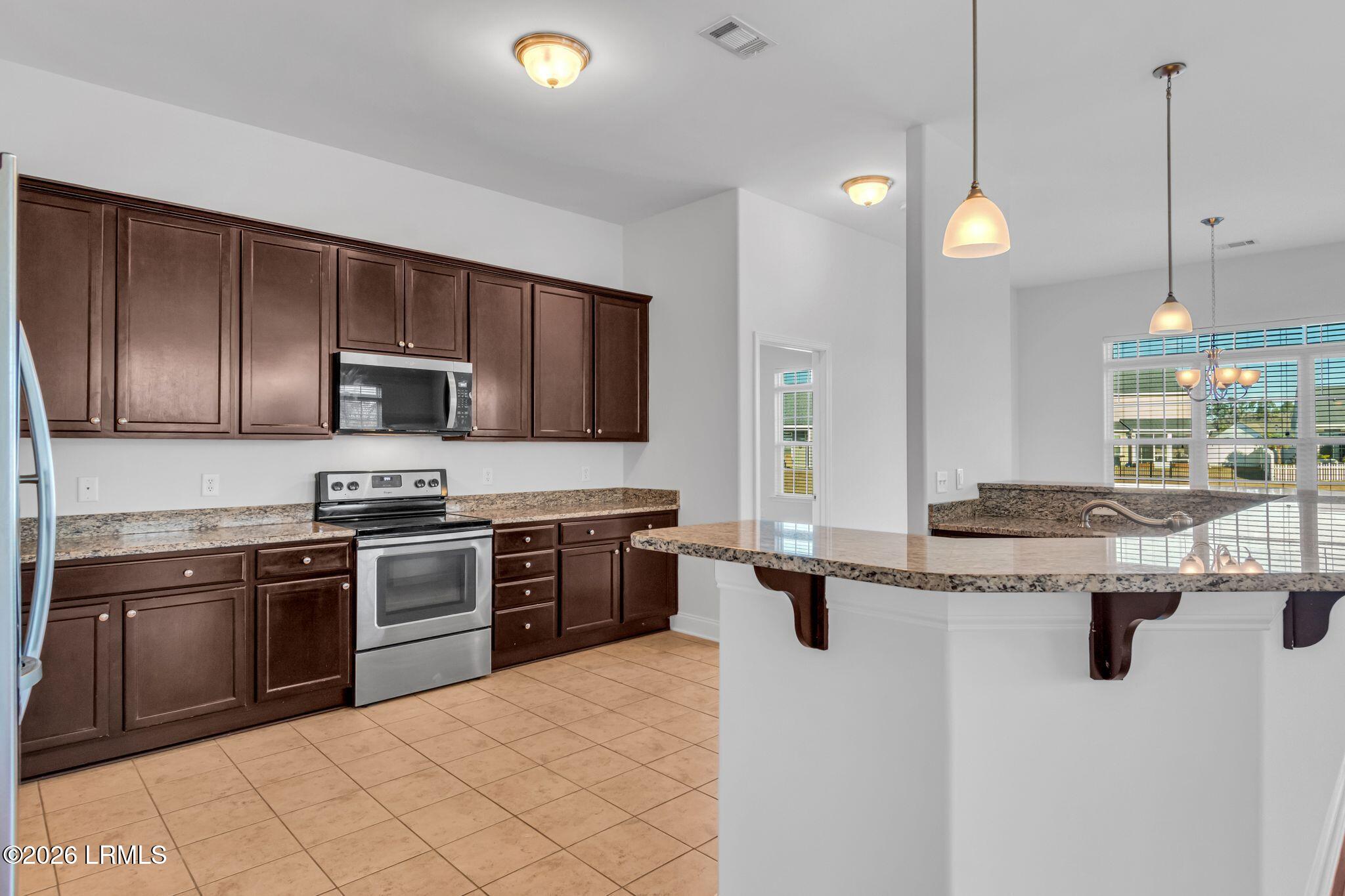 192 Regiment Street Ridgeland, SC 29936 - Photo 6 of 26 6 192 Regiment St Kitchen
