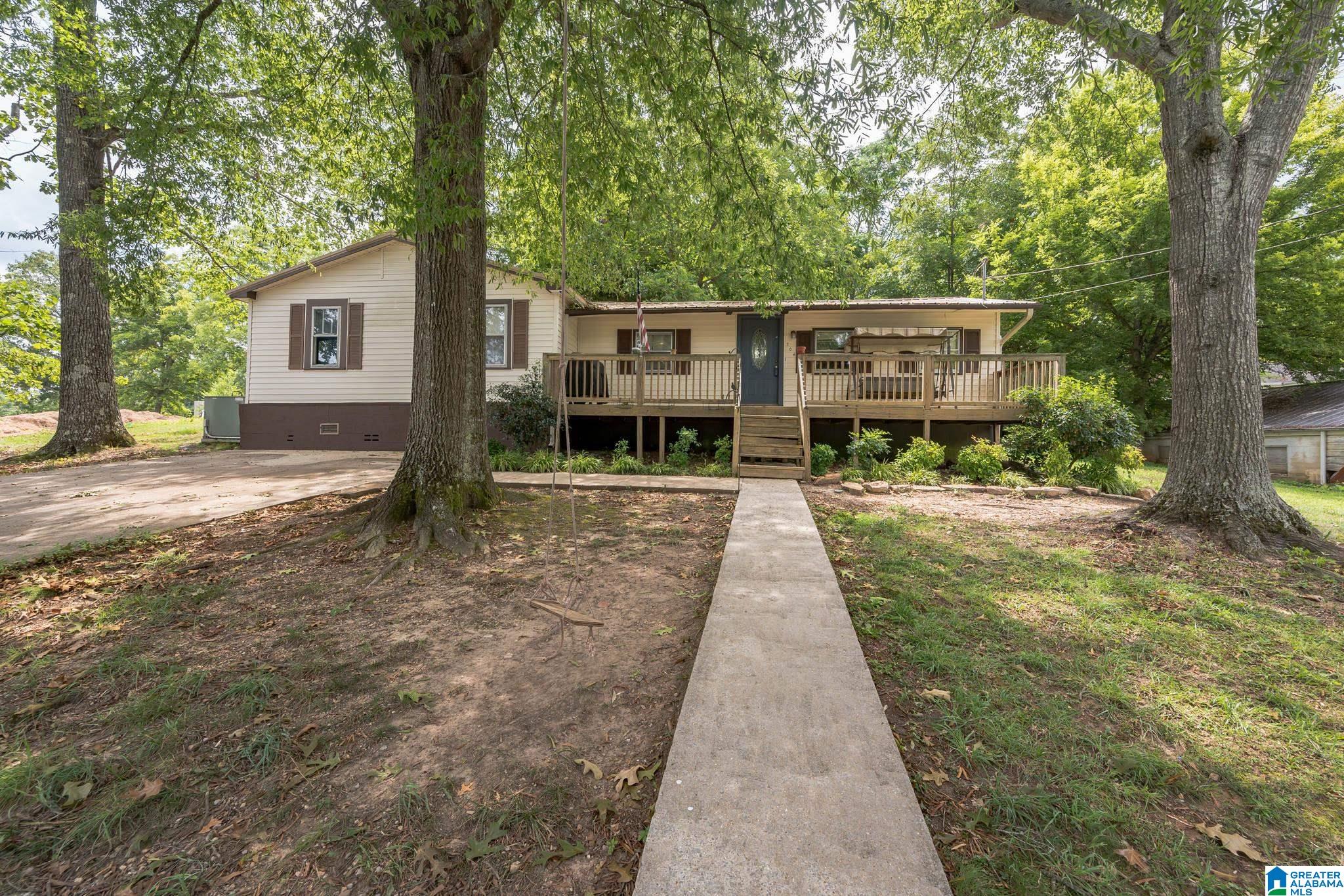 704 Alpine Street Oneonta, AL 35121 - Photo 1 of 28