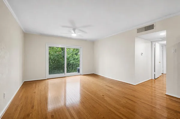 $1,800 | 2238 South Piney Point Road, Unit 109, Houston, TX 77063