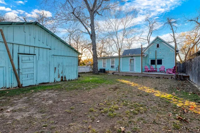 $349,000 | 200 Gresham Street, Smithville, TX 78957