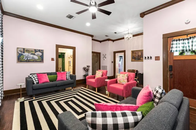 $349,000 | 200 Gresham Street, Smithville, TX 78957