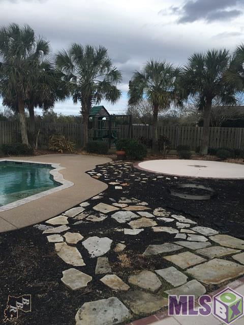 216 Lake View Drive Raceland, LA 70394 - Photo 10 of 15 Gallery Image 10
