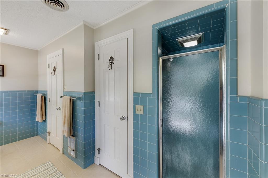 1419 Heathcliff Road High Point, NC 27262 - Photo 24 of 46 Gallery Image 24