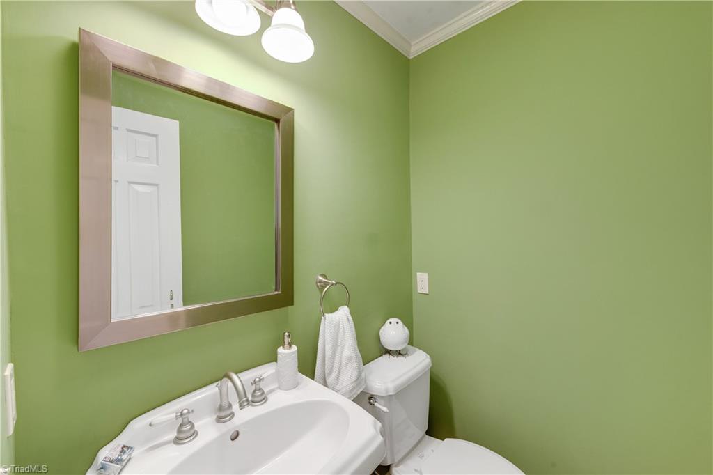 1419 Heathcliff Road High Point, NC 27262 - Photo 27 of 46 Gallery Image 27