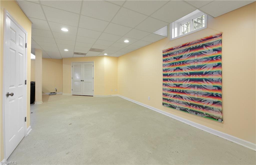 1419 Heathcliff Road High Point, NC 27262 - Photo 38 of 46 Gallery Image 38