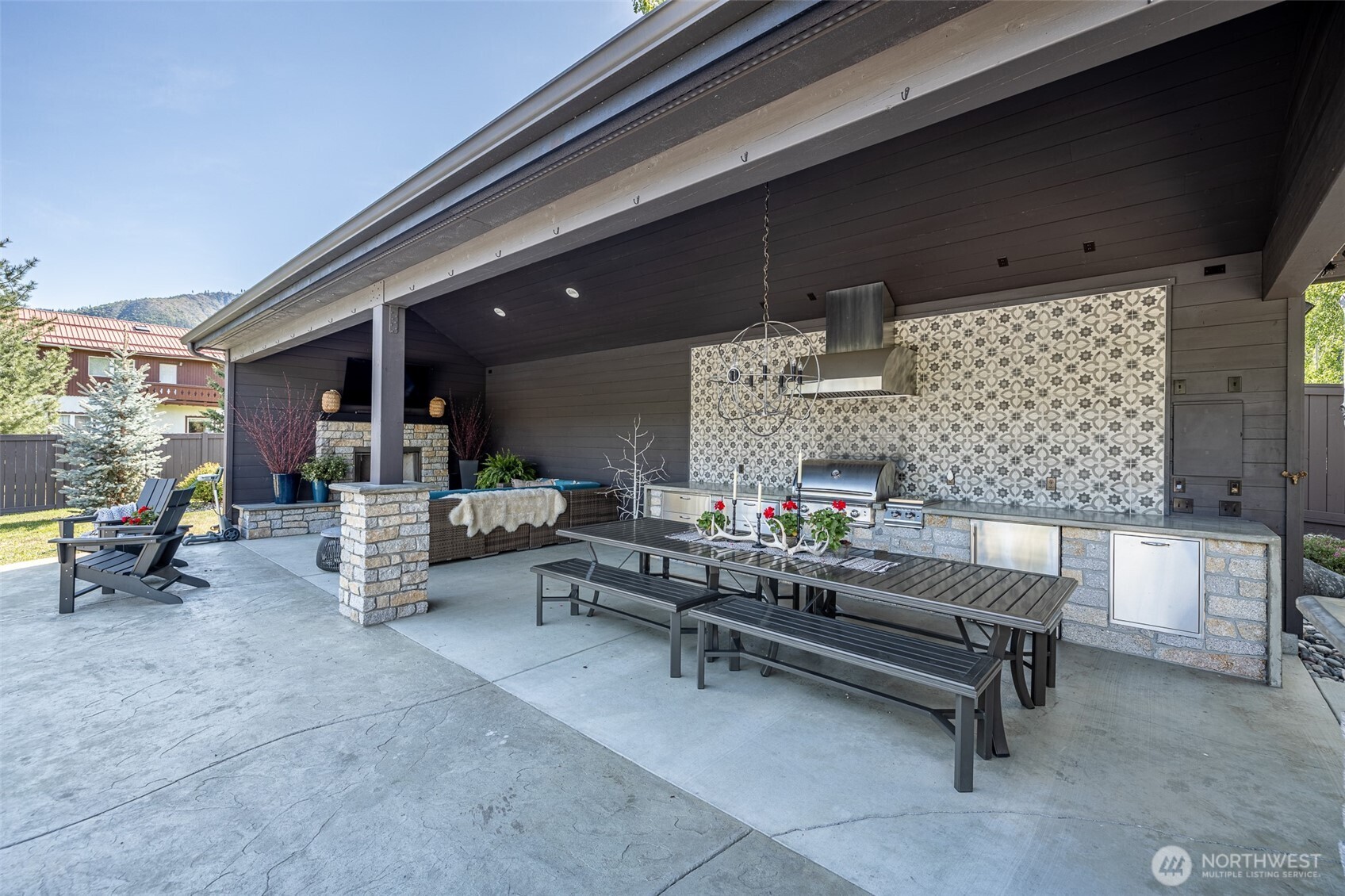 8105 Icicle Road Leavenworth, WA 98826 - Photo 24 of 40 a living room with furniture and a table