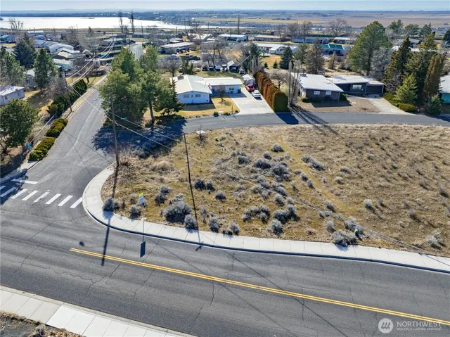 $63,000 | 538 Fairchild Loop, Moses Lake, WA 98837