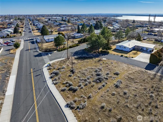 $63,000 | 538 Fairchild Loop, Moses Lake, WA 98837