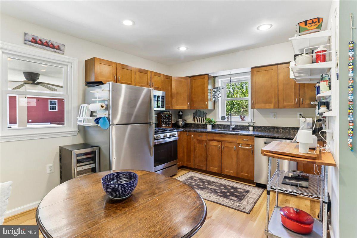 1504 Crest Road Silver Spring, MD 20902 - Photo 10 of 52