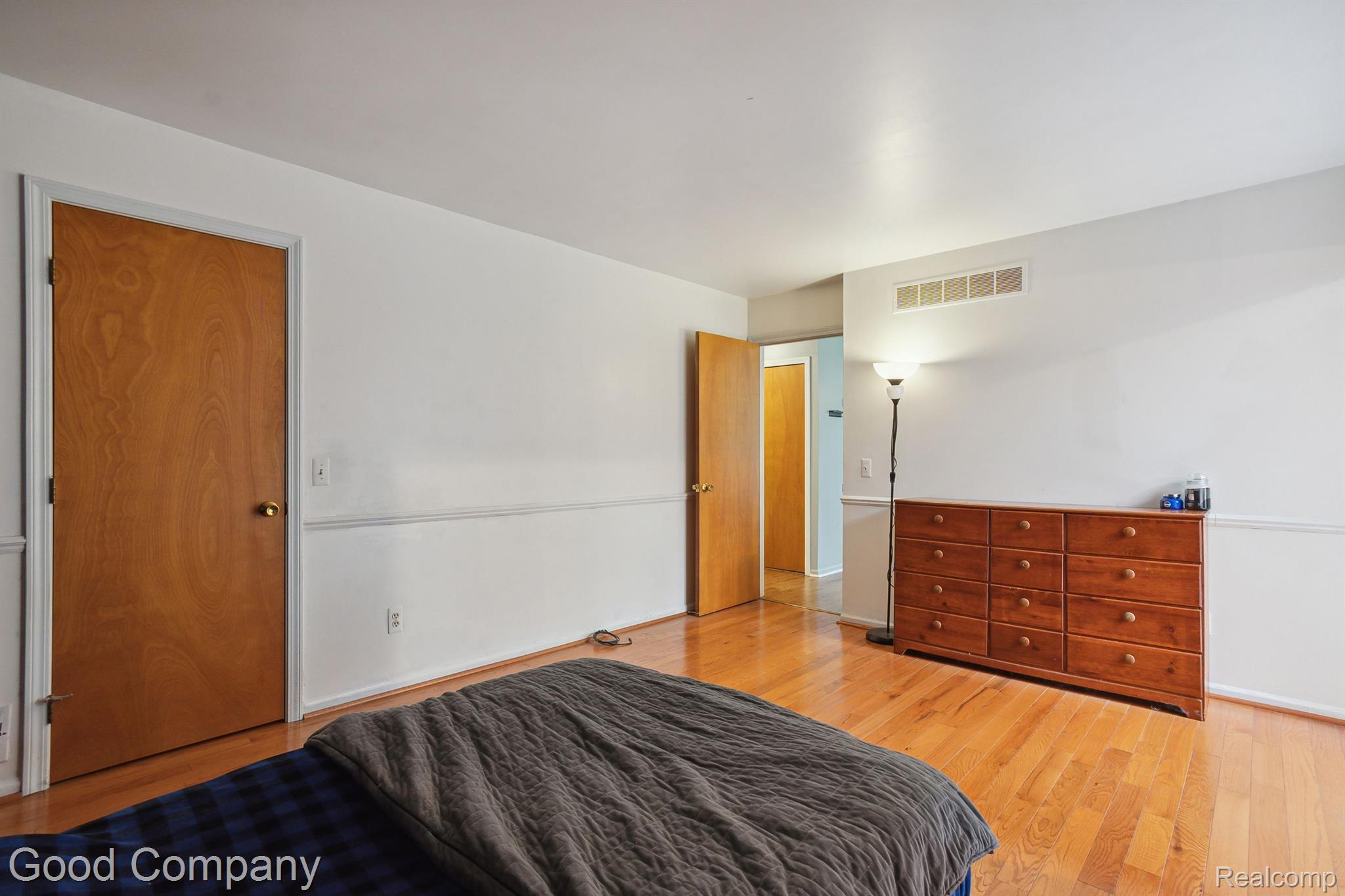 5757 Coomer Road West Bloomfield, MI 48324 - Photo 23 of 47 Gallery Image 23
