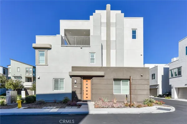 $5,350 | 123 Tenor, Irvine, CA 92618