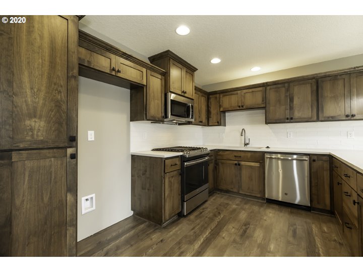 16992 University Avenue Sandy, OR 97055 - Photo 11 of 29