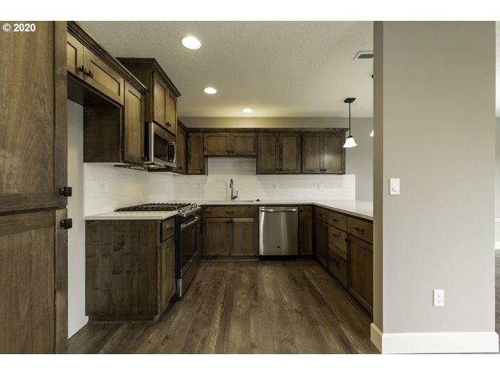 16992 University Avenue Sandy, OR 97055 - Photo 12 of 29