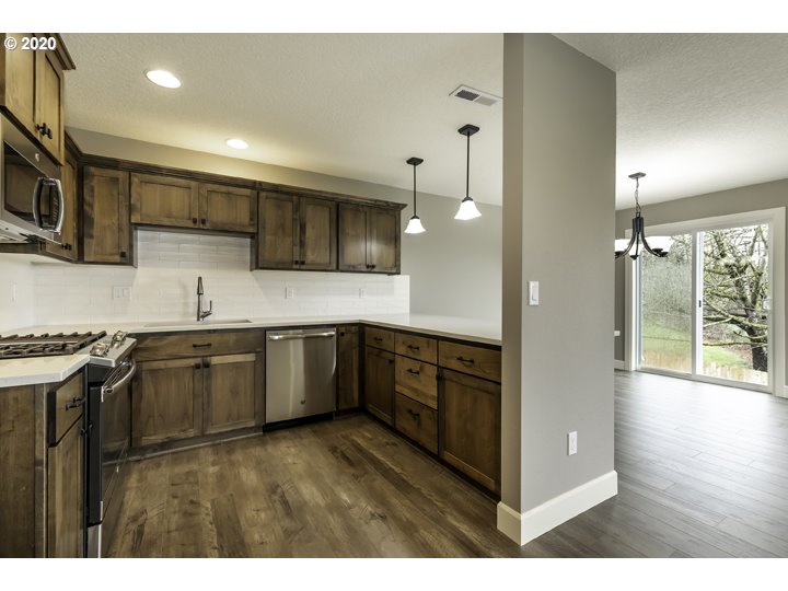 16992 University Avenue Sandy, OR 97055 - Photo 15 of 29