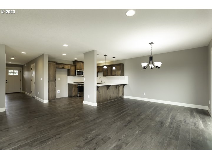 16992 University Avenue Sandy, OR 97055 - Photo 10 of 29