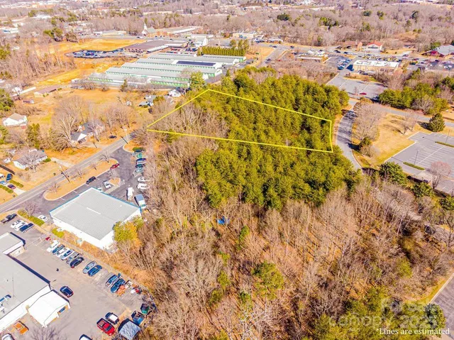 $269,900 | 662 10th Ave Drive Southeast, Hickory, NC 28602