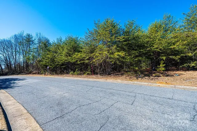 $269,900 | 662 10th Ave Drive Southeast, Hickory, NC 28602