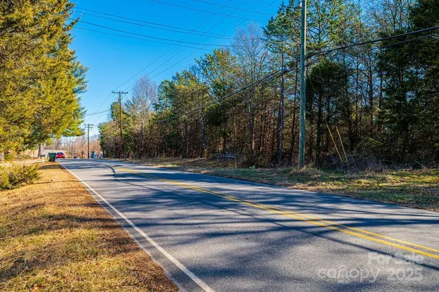 $269,900 | 662 10th Ave Drive Southeast, Hickory, NC 28602