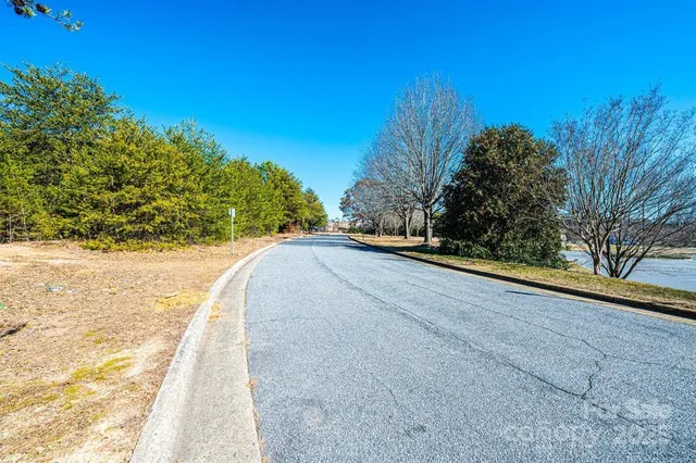 $269,900 | 662 10th Ave Drive Southeast, Hickory, NC 28602