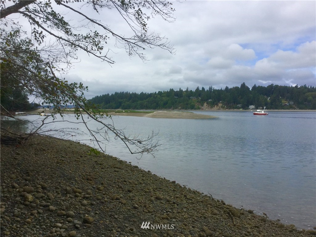 560 East Stretch Island Road South Grapeview, WA 98546 - Photo 5 of 19 Gallery Image 5