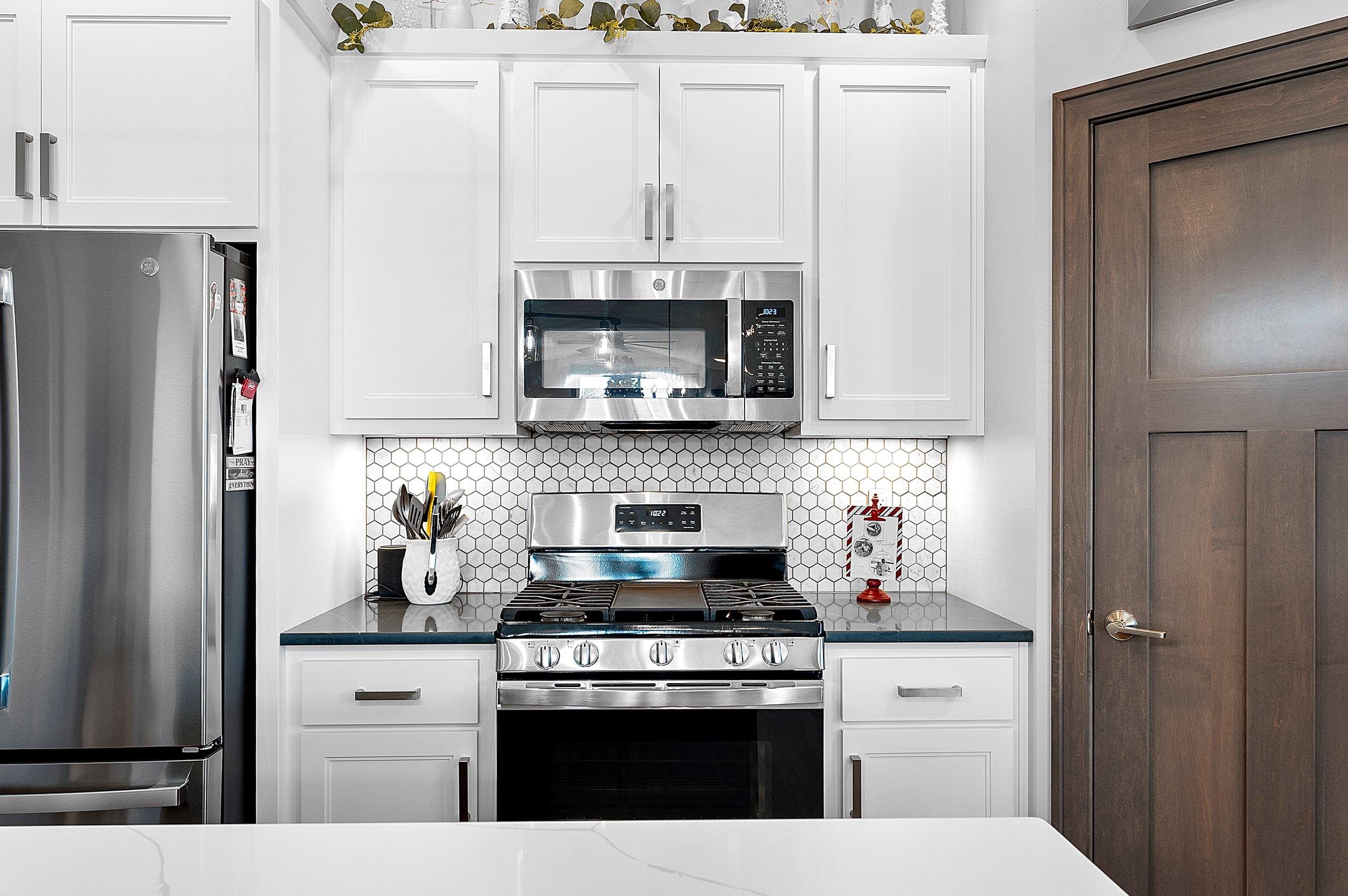 2121 Durum Court Suamico, WI 54313 - Photo 12 of 88