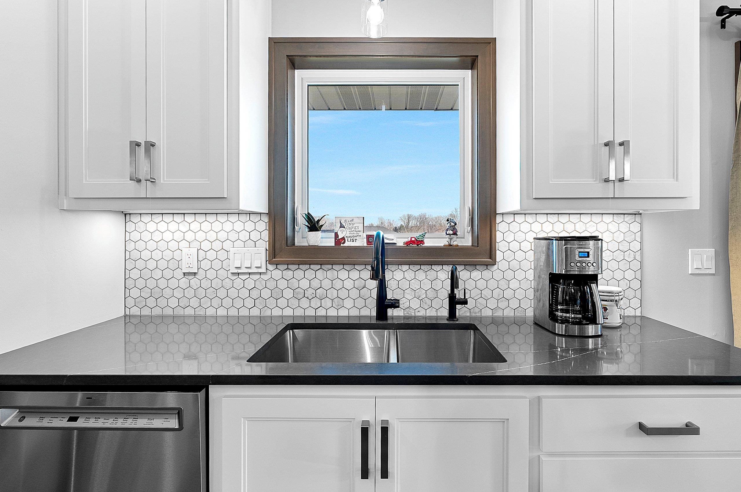 2121 Durum Court Suamico, WI 54313 - Photo 13 of 88