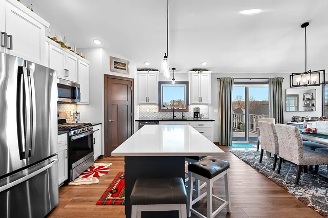 $575,000 | 2121 Durum Court, Suamico, WI 54313