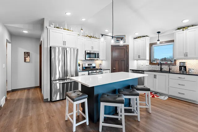 $575,000 | 2121 Durum Court, Suamico, WI 54313