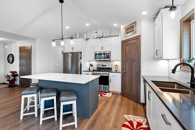 $575,000 | 2121 Durum Court, Suamico, WI 54313